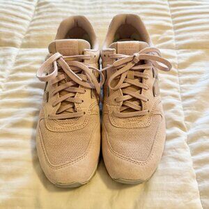 New Balance 696 Suede Sneakers in Rose Gold Metallic Size 8 Medium